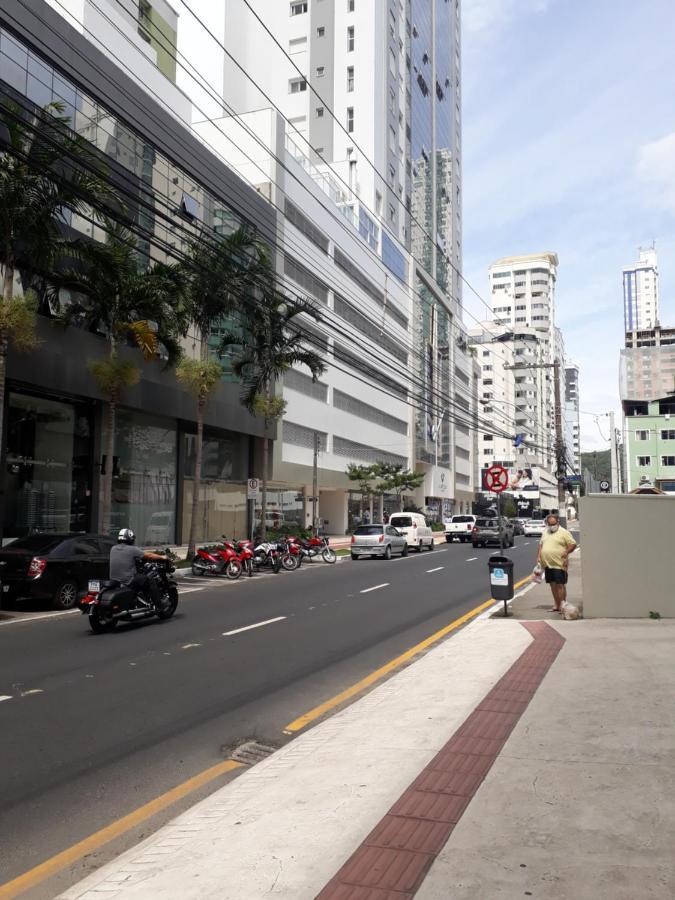 Ótimo Apto. 180 metros do Mar Balneário Camboriú Exterior foto